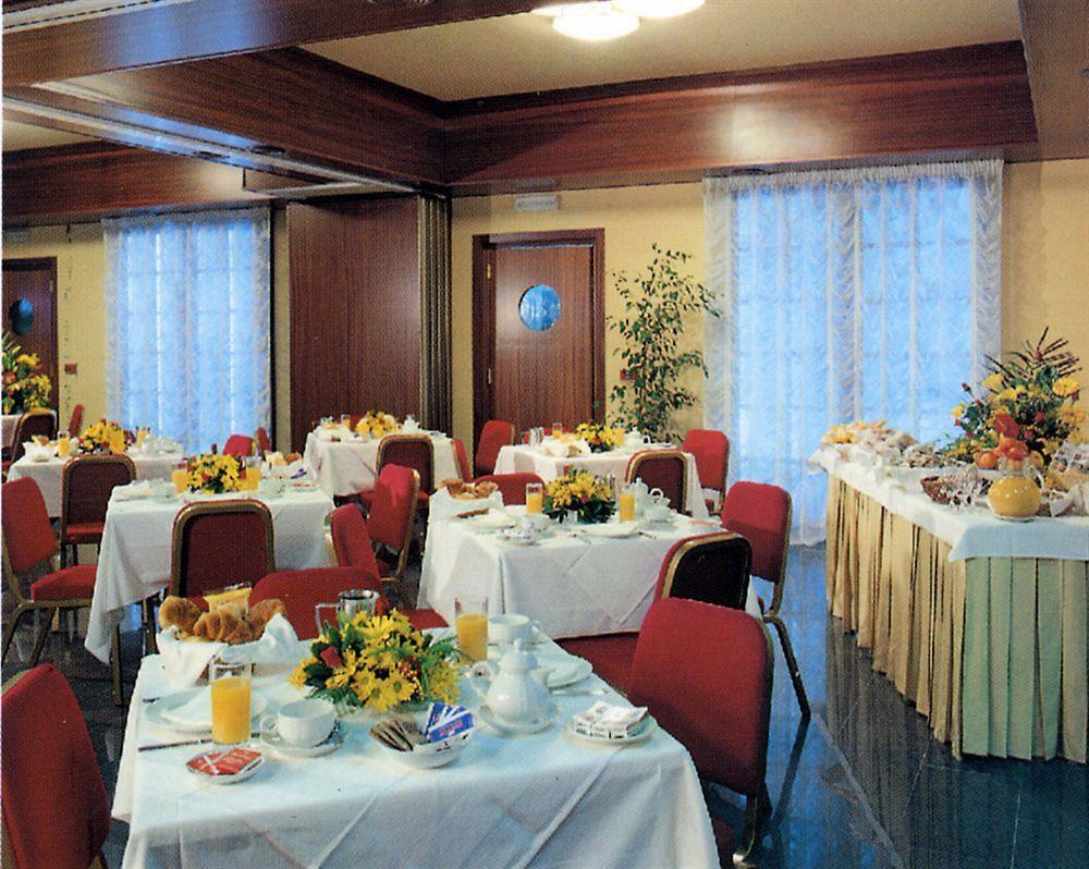 Hotel & Residence Dei Duchi Urbino Restaurant bilde